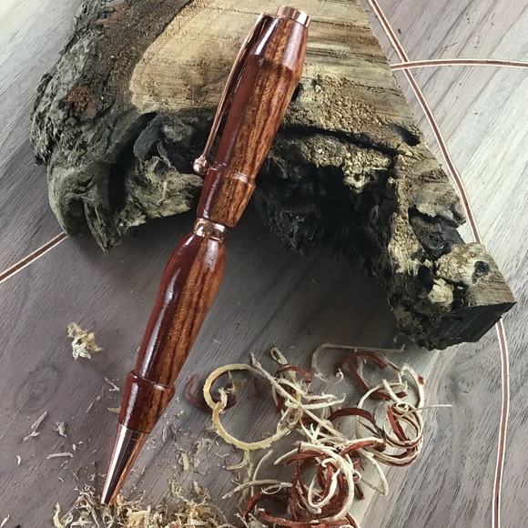 🎁 Handcrafted wooden pen - Picture 1 of 6